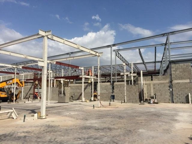 Estructura metálica, City Plaza